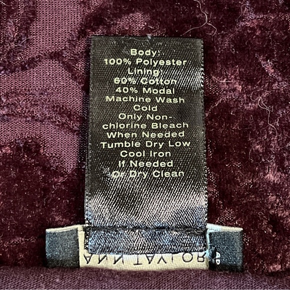 Ann Taylor Factory top, crushed velvet look, burgundy with floral pattern - Picture 9 of 9